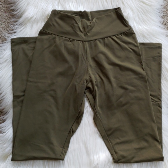 Last L!!! Green cozy yoga workout set - Picture 6 of 8